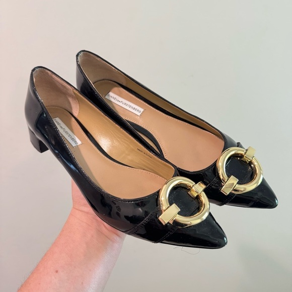 Diane Von Furstenberg Black Patent Leather Pointed Toe Flats 8M - Picture 1 of 7